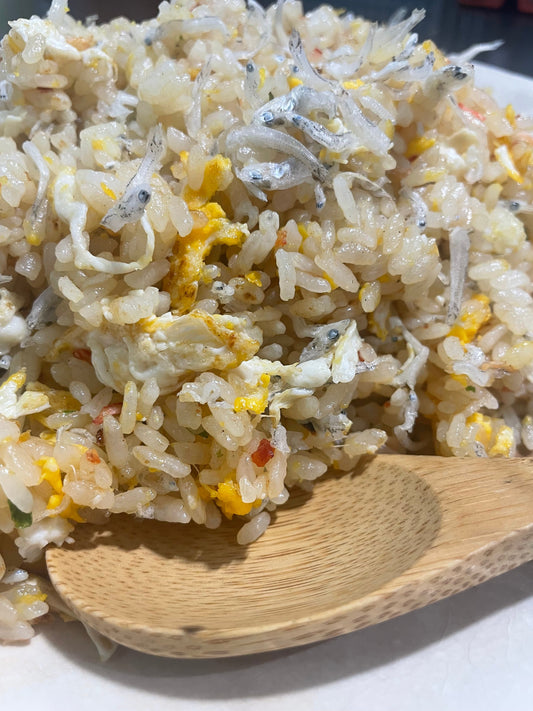 冷凍チャーハンで作るパラパラ追いシラスチャーハン