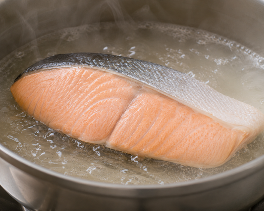 【プロが解説】鮭（サーモン）を茹でるメリットとは？さけ・しゃけを離乳食やダイエットでふっくら仕上げるコツ